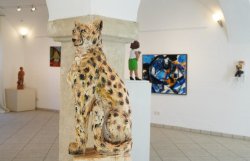 Helmut Wolfs neue Liebe zu Großkatzen ist in der Winterausstellung bei Carola Insinger zu sehen, neben Werken von sechs weiteren Künstlern der Galerie. Foto: Michael Scheiner