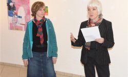Gisela Conrad (rechts) führte in Marlies Bartls Werk ein. Foto: Scheiner